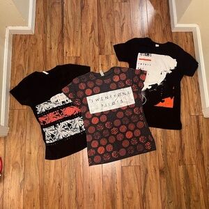 Bundle of 3 Twenty One Pilots Blurry Face graphic band tees